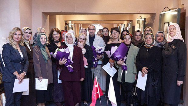 39 eserden oluşan Çınar Resim Atölyeleri Sergisi açıldı