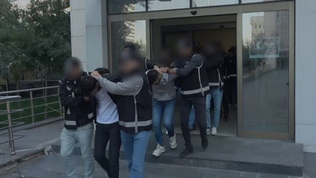 Ankara'da işyerine silahlı saldırı: Ateş ettiği anları kaydeden zanlı ve 4 suç ortağı tutuklandı
