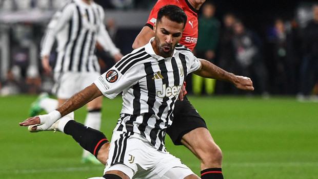 Juventus'ta Zeki Çelik sakatlandı!