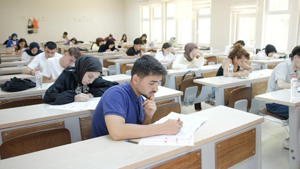 Hukuk fakültelerinden YÖK Başkanı'na sınav desteği