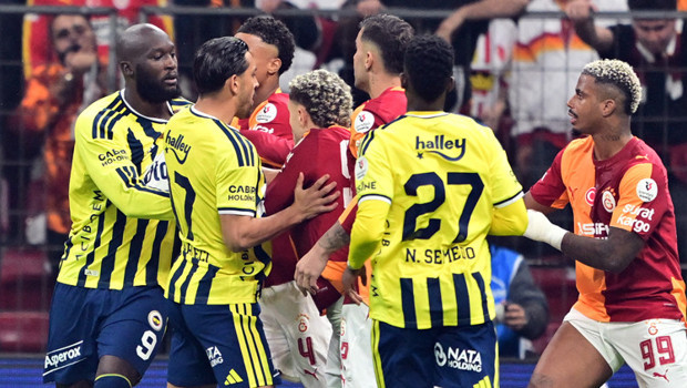 Galatasaray-Fenerbahçe Derbisi İlk Dakikalardan İtibaren Gerilimli Geçti
