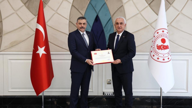Bakan Çiftçi, 17 mülki idare amirine başarı belgesi verdi