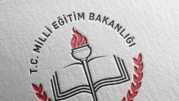 Türk bayrağına ve Atatürk’e hakaret eden öğretmen gözaltına alındı