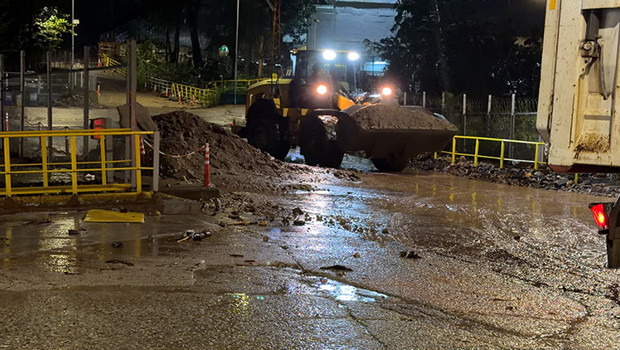 Rize'de sağanak taşkına neden oldu