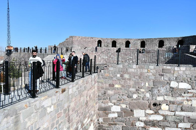 Korkuluk tamamlandı