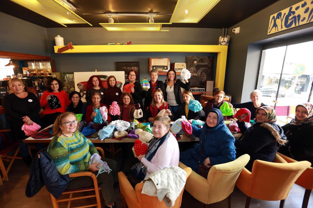 Çocuklara Bir İlmek Bin Yürek