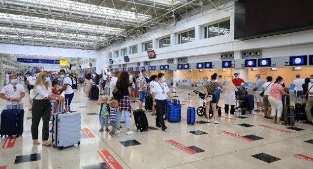 Ruslar akın akın Antalya’ya geliyor