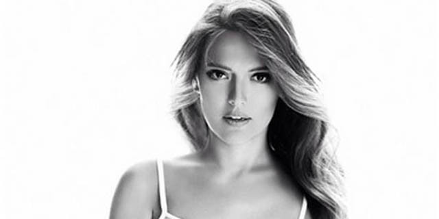 Demet Akalın kimdir