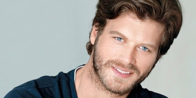 Kıvanç Tatlıtuğ kimdir