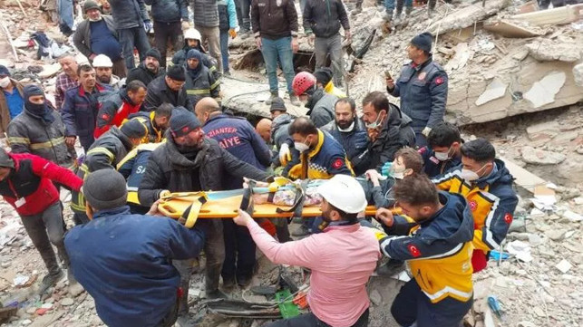 Deprem bölgelerinde enkazdan sağ çıkarılanlar isim listesi (13 Şubat 2023) | İşte enkazdan kurtulanlar listesi