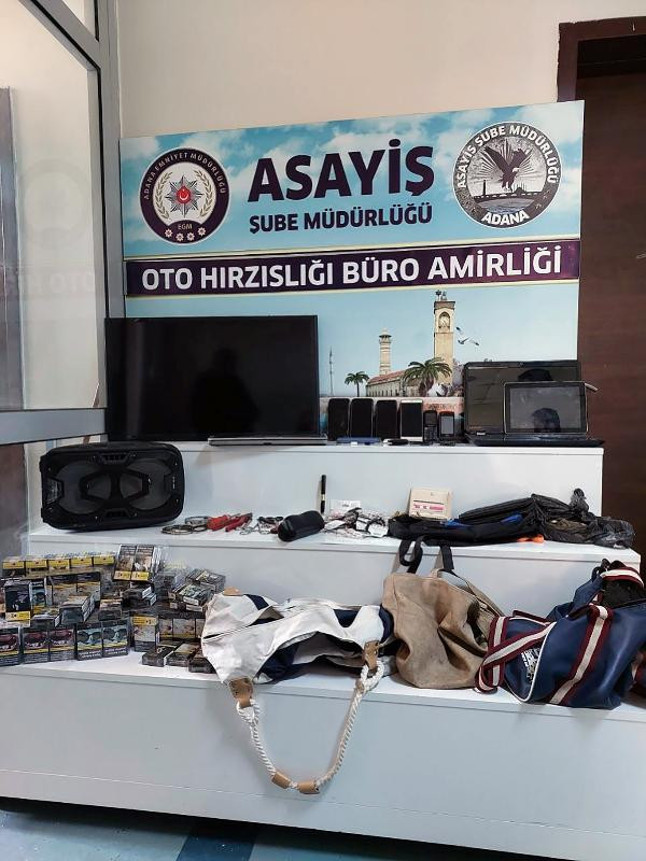 Adanada çalıntı otomobille yakalandı: Deprem sonrası enkaz başında bekleyenlerin eşyalarını çalmış