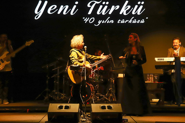 Kolejlilerden görkemli balo