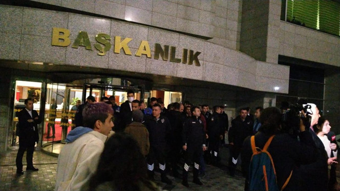 ABB önünde ‘ODTÜ Yolu’ gerilimi
