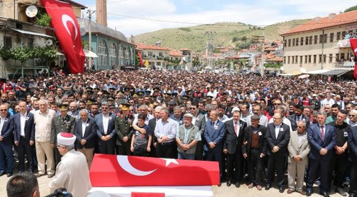 Şehitlere veda