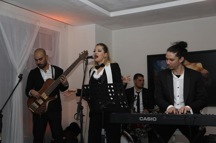 Müzik ve sergili lansman