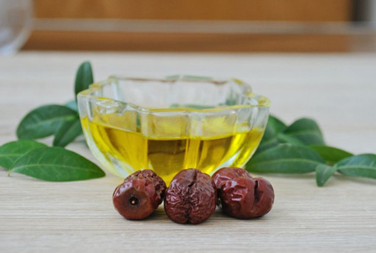 Jojoba Yağının Saça Faydaları Nelerdir? Jojoba Yağının Kullanımı ve Saçlara Etkisi