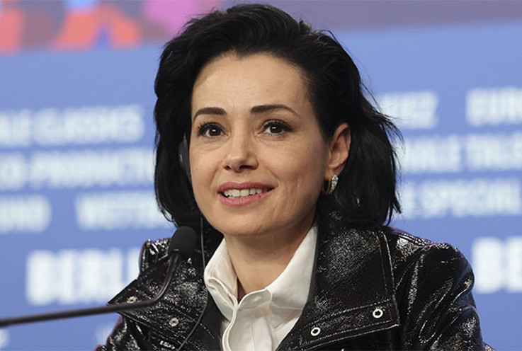 Özgü Namal'ın Türkiye yanıtı gündem oldu: Zorunluluk değil, tercih!