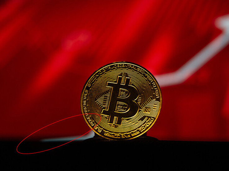 Savaş çanları Bitcoin’i vurdu! 24 saatte milyarlarca dolar buharlaştı