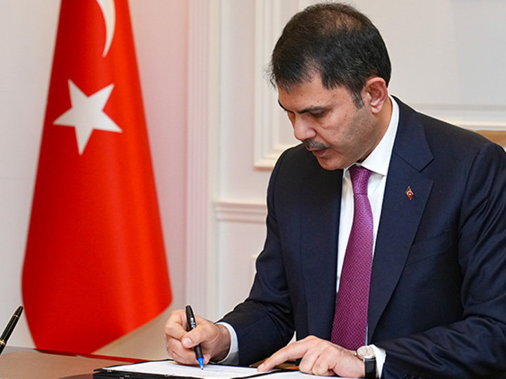 Bakan Kurum: Sındırgı'da yeni yuvalarımız yükseliyor