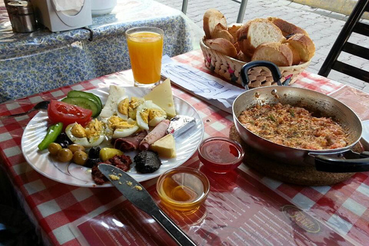 Faruk Cafe Kahvaltı