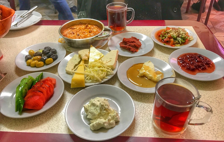 Çakmak Kahvaltı Salonu