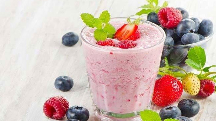 Orman meyveli smoothie tarifi