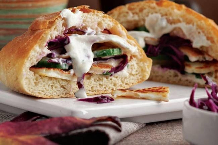 Hellimli pita sandviç tarifi