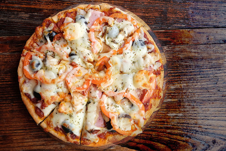 Pratik pizza tarifi