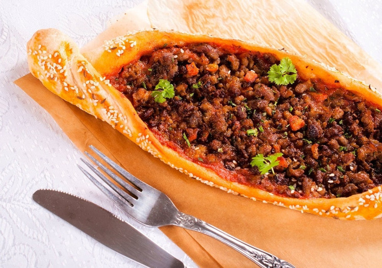 KONYALILARDAN VE YEME İÇME YAZARLARINDAN OLUŞAN BÜYÜK JÜRİ SEÇTİ