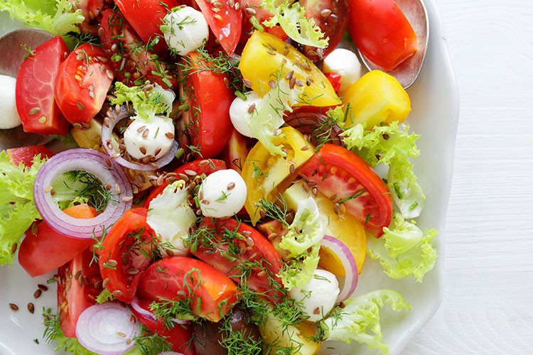 Renkli salata tarifi