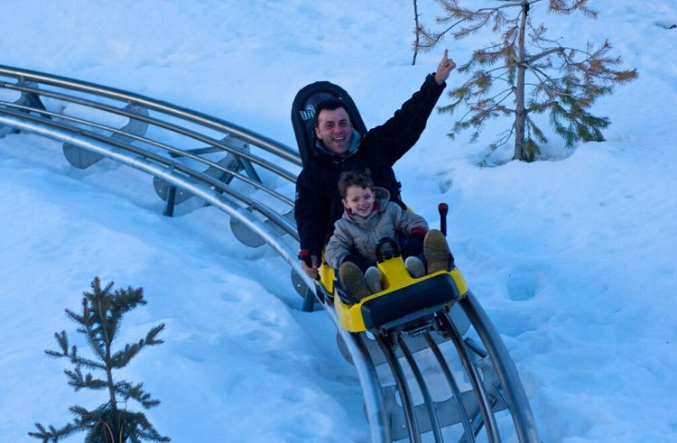 İstanbulda kar ve kızak keyfi: Snowpark
