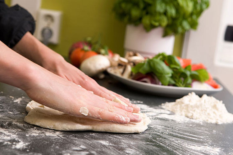 Mayalı pizza hamuru tarifi