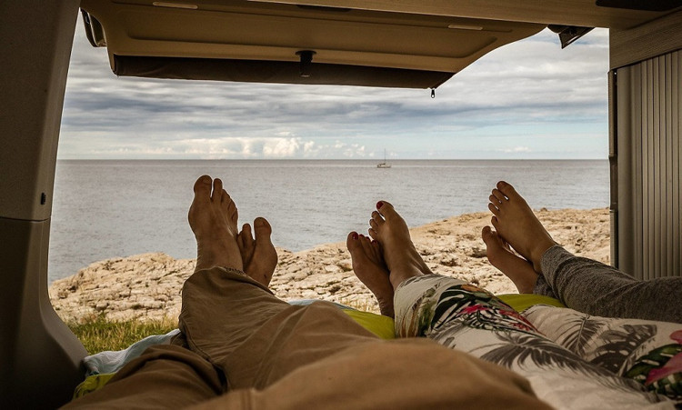 Evde kal uyarısına uymaya çalışıyoruz