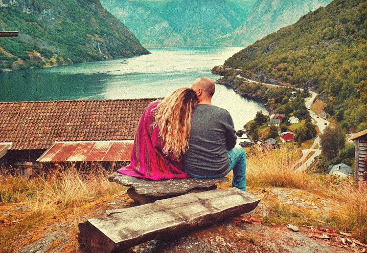 Duyan ailesi dünya turu ve karavanla seyahat ile ilgili videolarını ‘MayaVanLife’ Youtube adresinden paylaşıyor.