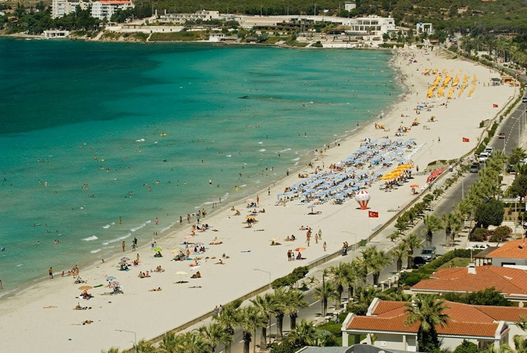 Çeşme Belediyesi Ilıca Halk Plajı
