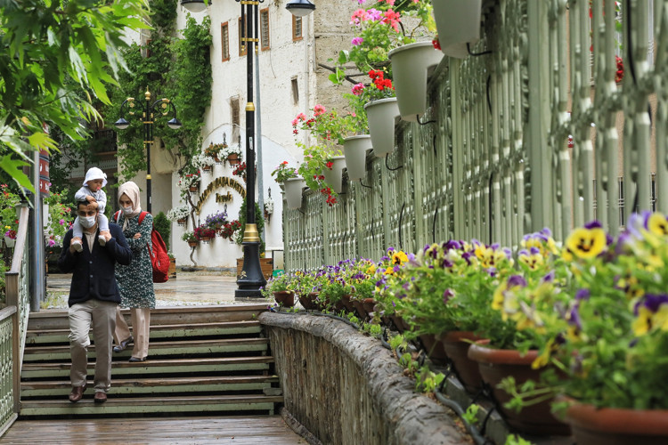 Evde kalan herkesi buraya davet ediyorum