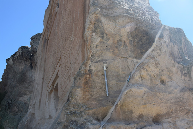 EŞEK KULAKLI KRAL MİDAS