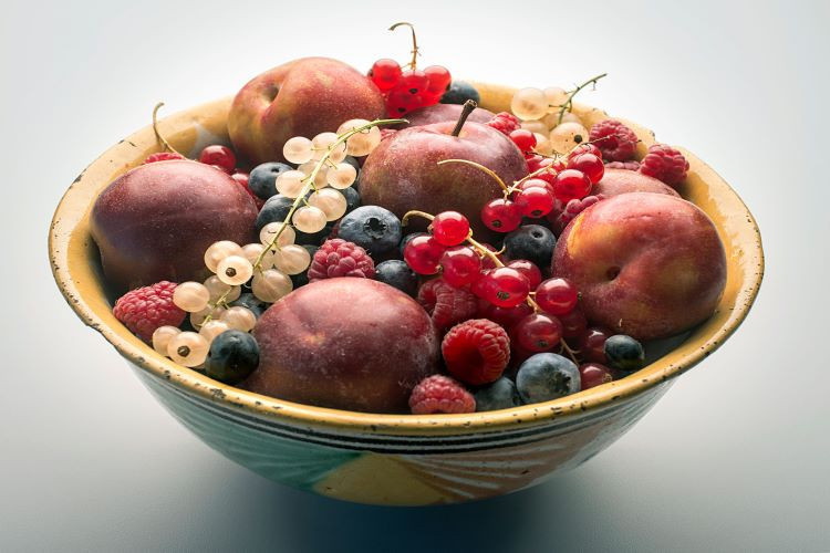 Meyve tabağını, meyve sepetiyle yer değiştirin