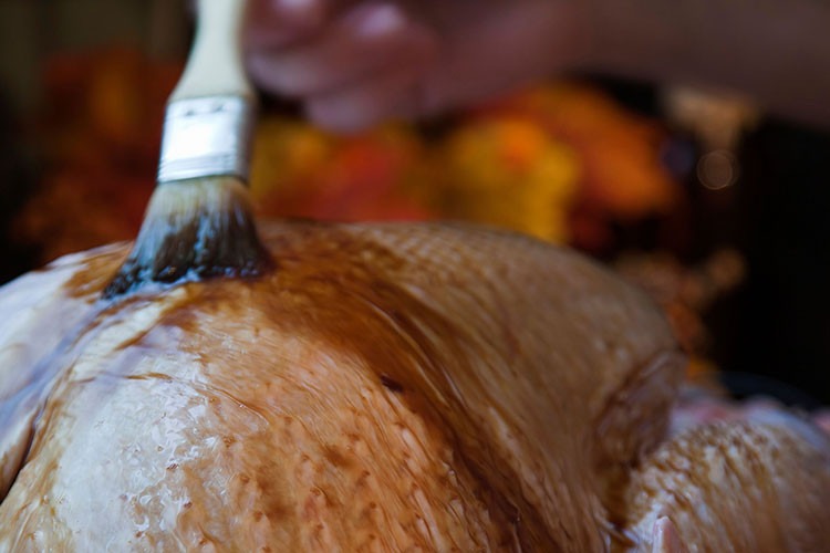 Dışının güzel kızarması için glaze edin