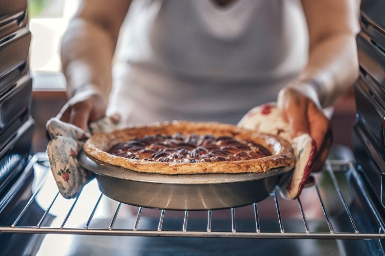 Tart yaparken hamuru biraz fazla pişirebilirsiniz