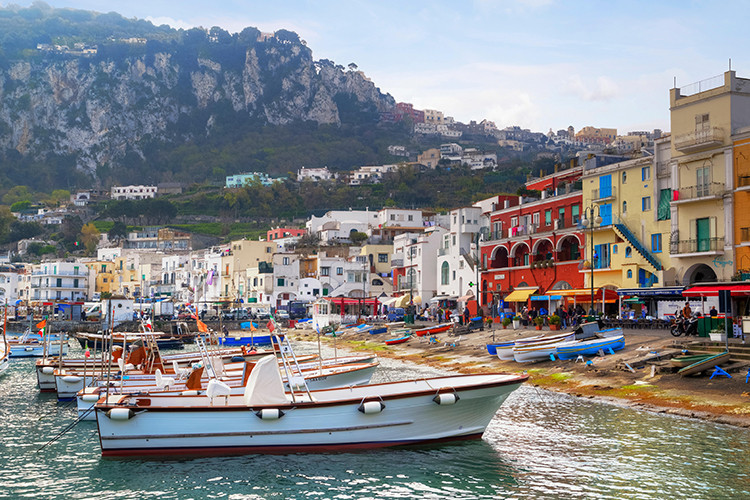 Capri Adası yerine Aeolian Adaları