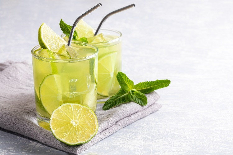 Limonlu soğuk yeşil çay tarifi