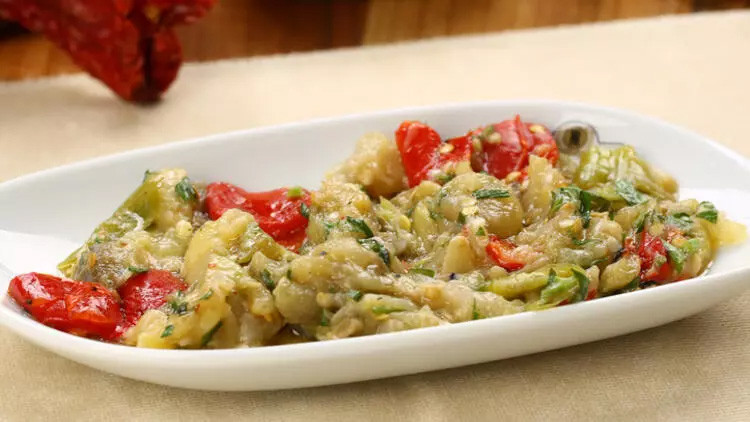 Patlıcan salatası tarifi