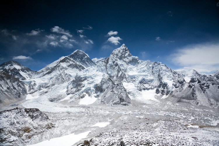 KHUMBU BUZ ŞELALESİ / NEPAL
