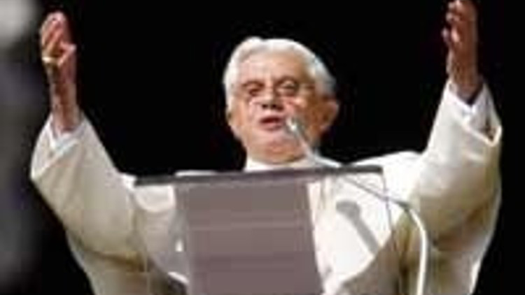 Vatican: Pope Benedicts gaffes result of high tension