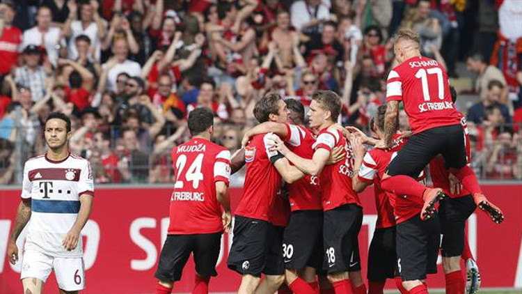 Freiburg şampiyonu devirdi