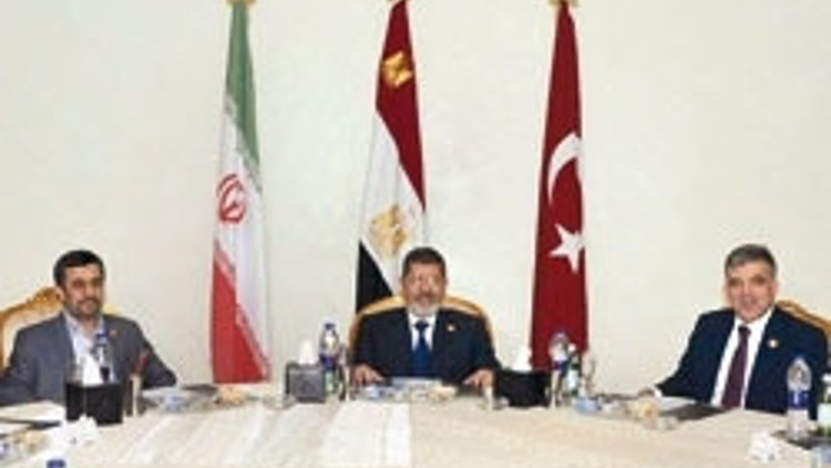 Suriye Yönetimi görevini bıraksın