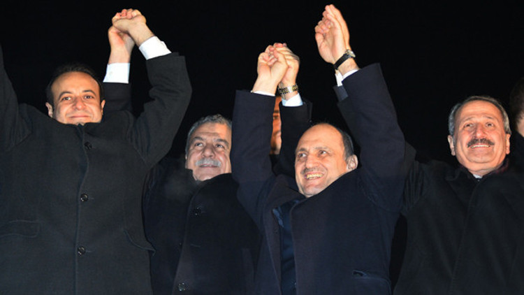 Dört Bakan hakkındaki soruşturma 2015’e kalacak