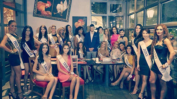 Guruh pornosini tomosha qiling