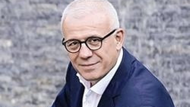 O salondan yazıyorum